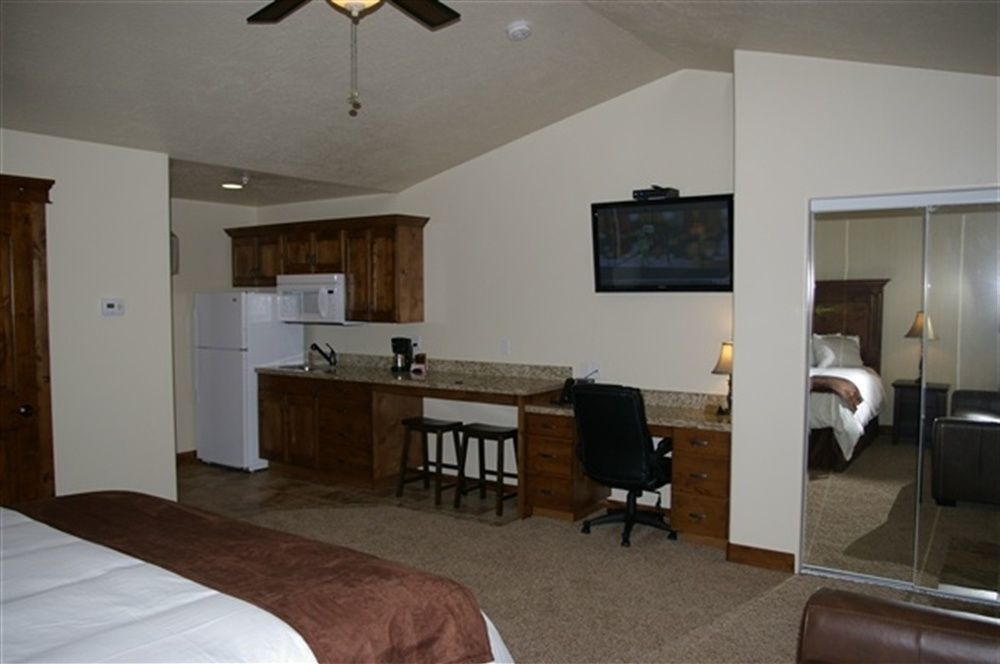 Cb&M Executive Suites Roosevelt Exterior foto