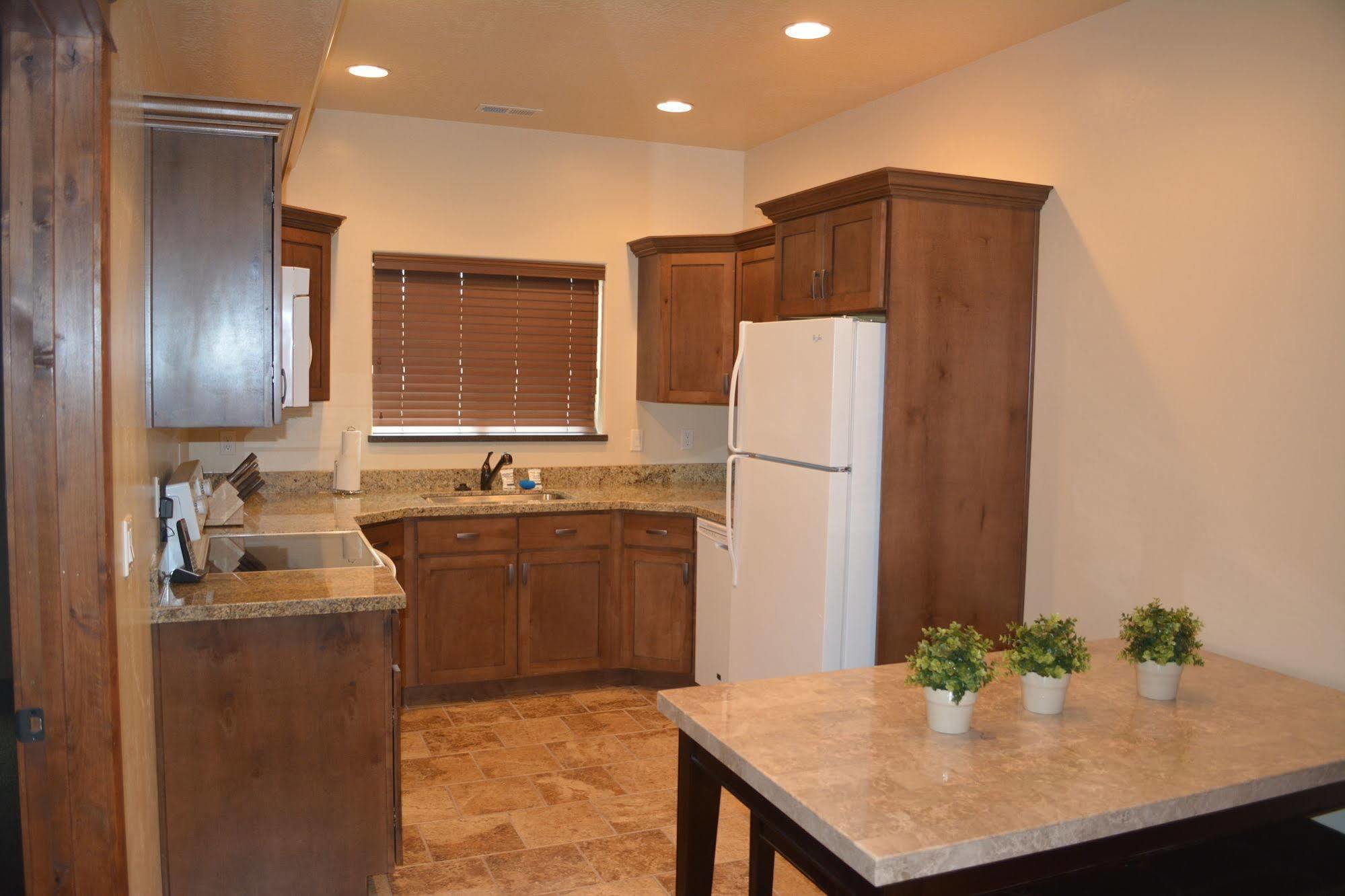 Cb&M Executive Suites Roosevelt Exterior foto